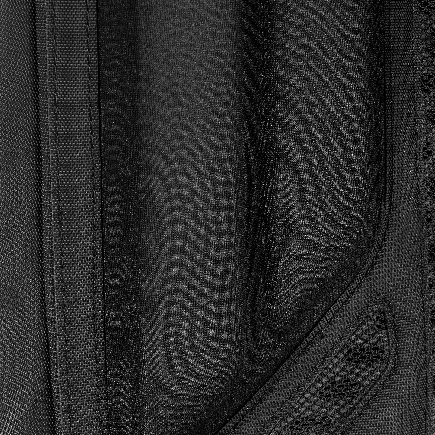 paragon-hydration-pack-q5 Paragon_Black_Texture.png