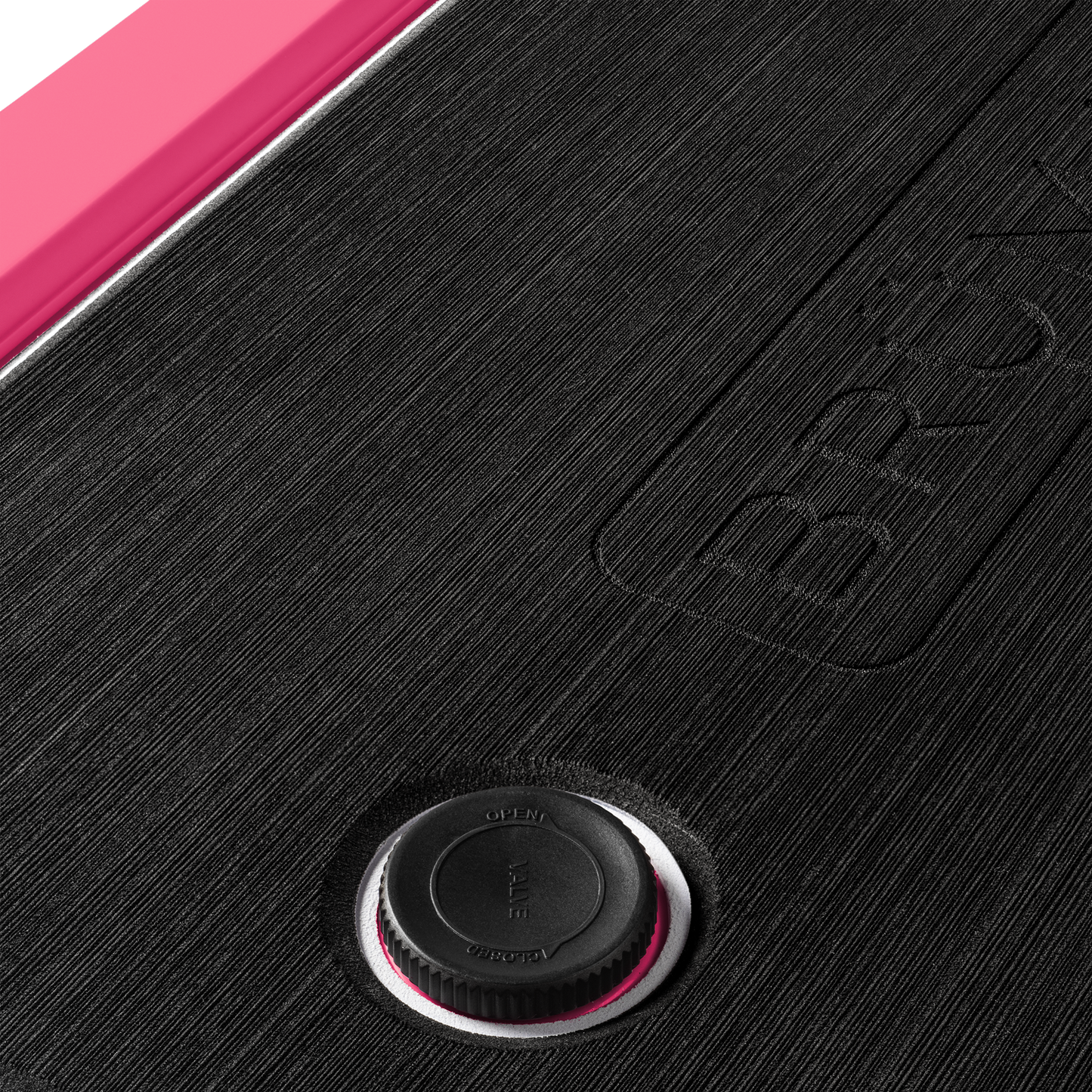 brutank-m7 brutank-55qt-neonpink-vent.png