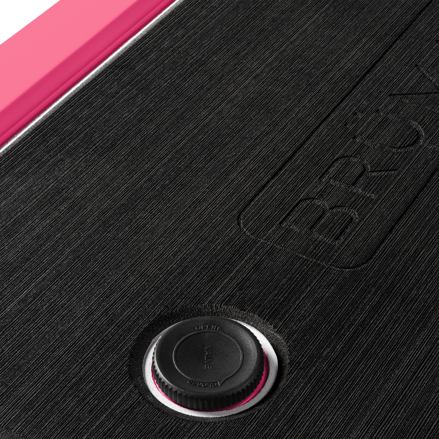 brutank-m7 brutank-55qt-neonpink-vent.png